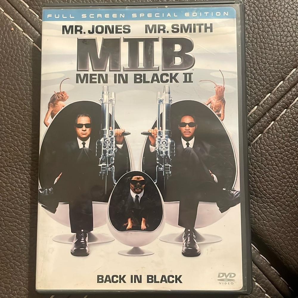 Men in black 2. Back in black.‎  Mr. Jones, Mr. Smith, DVD video. Preowned.